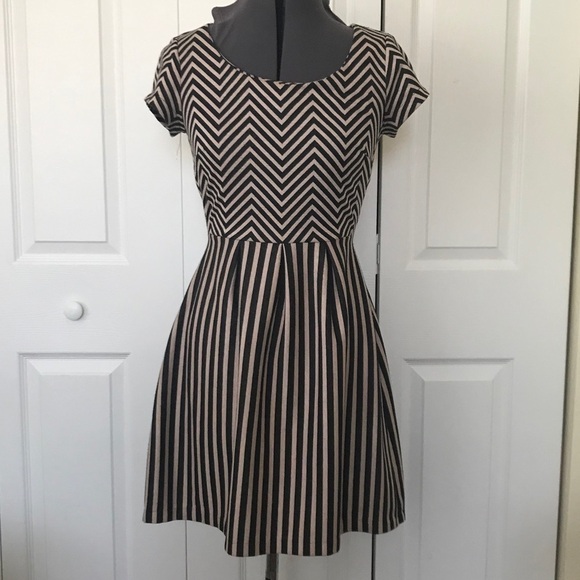 Maison Jules Chevron Dress  Size XS 🔴CLEARANCE🔴 - Picture 1 of 3